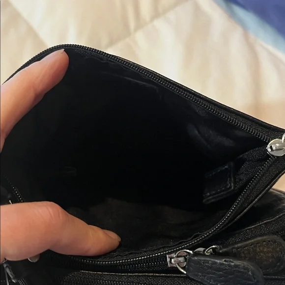 Giani Bernini Leather Crossbody Bag - Picture 10 of 12